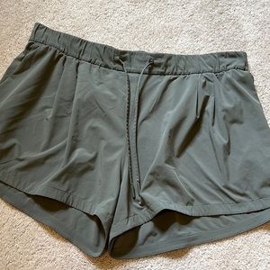Lululemon grey green workout shorts 2inch in seam excellent condition size 14